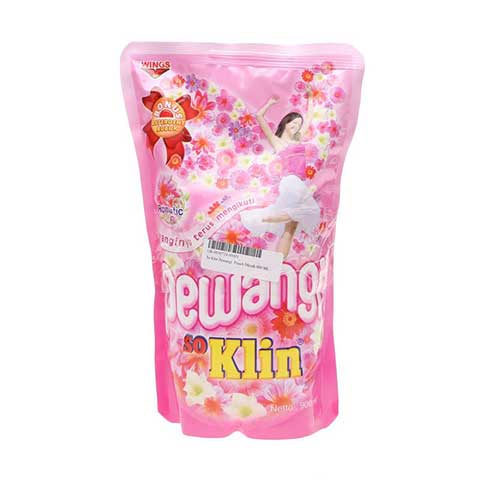 SO KLIN PEWANGI PINK POUCH 900 ML